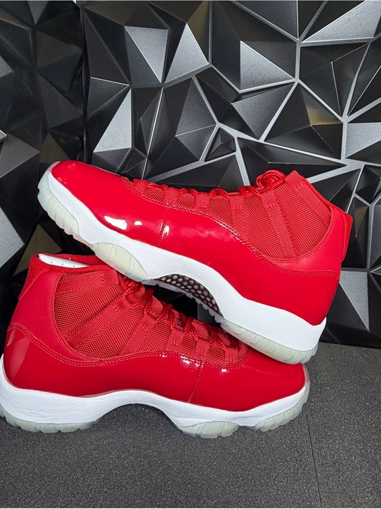 Jordan retro 11 main image 9